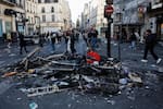 Macron reconoce que se subestimó la violencia de protestas de este fin de semana en Francia