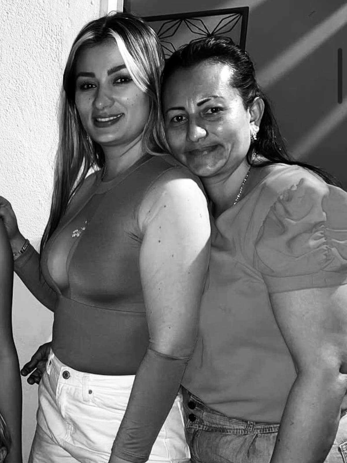 Madre e hija murieron tras la caída de una buseta a un abismo en la vía La Soberanía, en Norte de Santander.