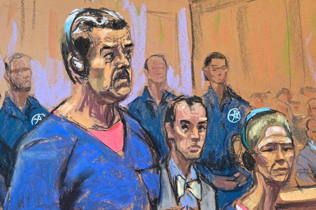 Fotografía de un dibujo realizado por la artista Jane Rosenberg donde aparece el presidente de Venezuela, Nicolás Maduro (i), junto a su esposa,, Cilia Flores (d), compareciendo ante un tribunal federal este lunes, en Nueva York (EE.UU.). EFE/ Jane Rosenberg