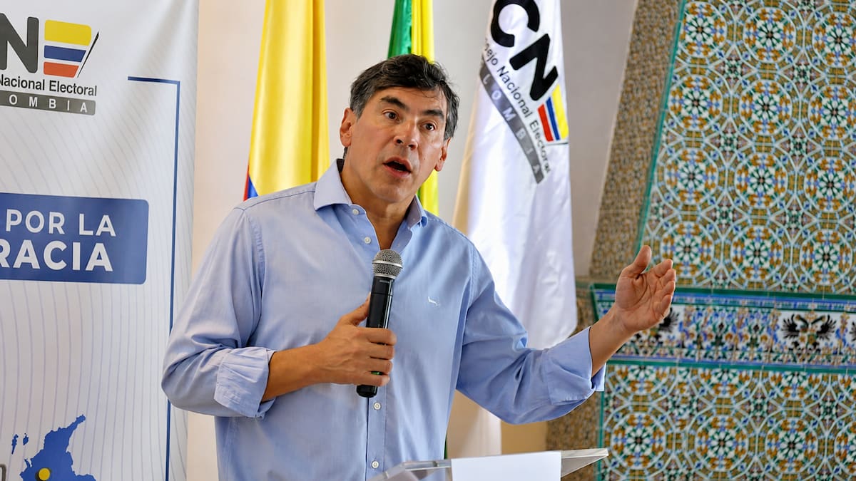 El magistrado Álvaro Hernán Prada cuestionara la legalidad de la decisión de suspender las encuestas de AtlasIntel por parte de la magistrada Fabiola Márquez.