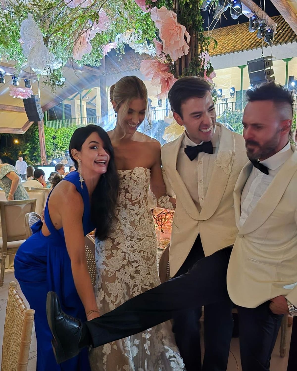Maleja Restrepo en la boda de Gabriela Tafur y Esteban Santos. //Fotos tomadas de IG maleja_restrepo
