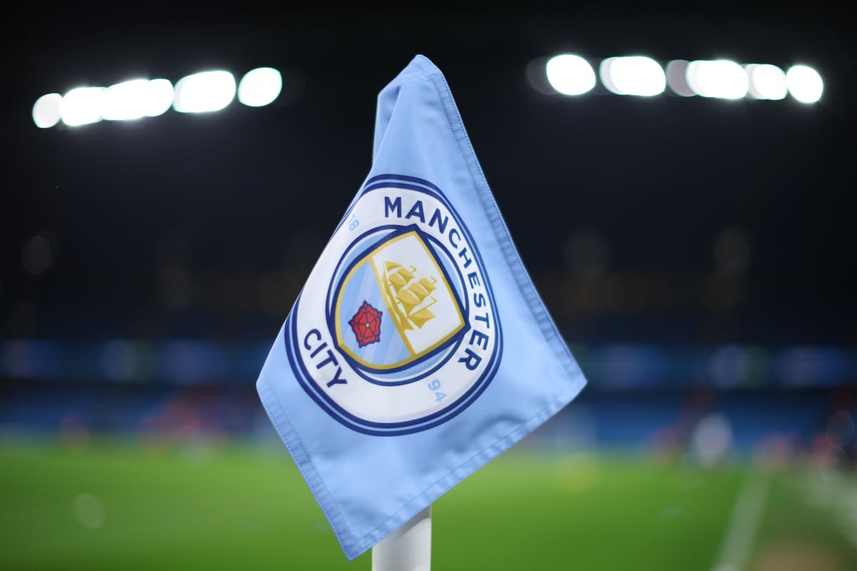 MANCHESTER (United Kingdom), 25/09/2026.- (FILE) - A corner flag in the Etihad Stadium with the Manchester City logo ahead of the English Premier League match between Manchester City and Fulham FC, in Manchester, Britain, 11 February 2026. (Reino Unido) EFE/EPA/ADAM VAUGHAN EDITORIAL USE ONLY. No use with unauthorized audio, video, data, fixture lists, club/league logos, 'live' services or NFTs. Online in-match use limited to 120 images, no video emulation. No use in betting, games or single club/league/player publications.