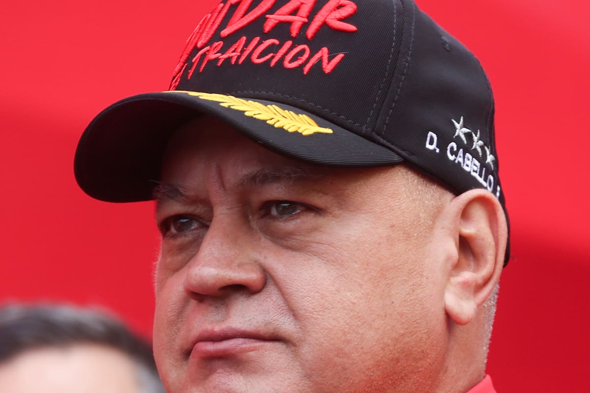 El ministro de Interior y Justicia, Diosdado Cabello, reacciona durante una manifestación este viernes, en Caracas (Venezuela). El chavismo convoca una movilización en Caracas por la liberación del presidente de Venezuela, Nicolás Maduro, y su esposa, Cilia Flores, detenidos en Estados Unidos. EFE/ Miguel Gutiérrez