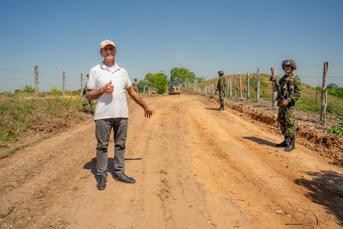 Maquinaria del Distrito adelanta trabajos de mantenimiento en más de 11 kilómetros de la vía rural de la vereda El Zarzal, en el corregimiento La Fortuna de Barrancabermeja.
Suministrada