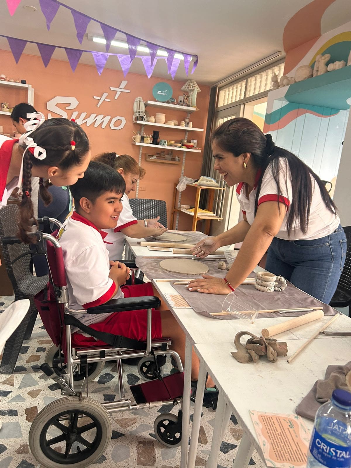 Mónica Cáceres transforma la experiencia familiar en oportunidades para niños neurodivergentes y sus familias