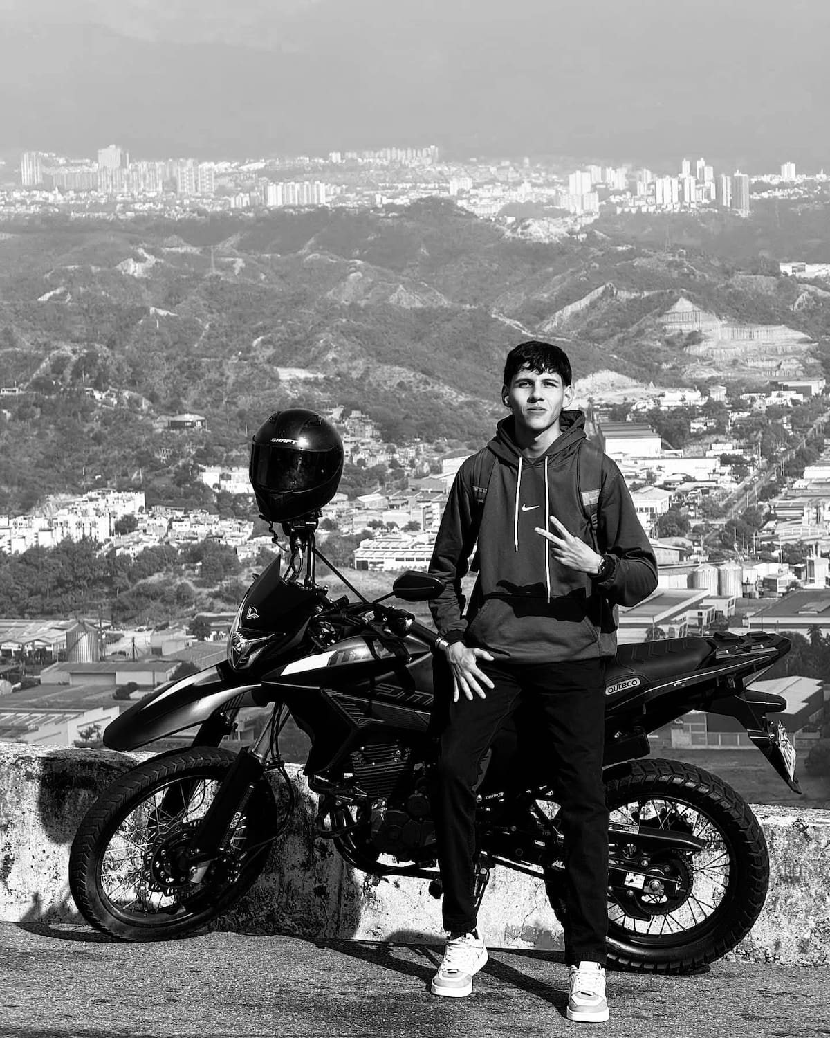 Manuel Danilo, de 22 años, era reconocido en Barrancabermeja por su vocación y compromiso con la enseñanza.