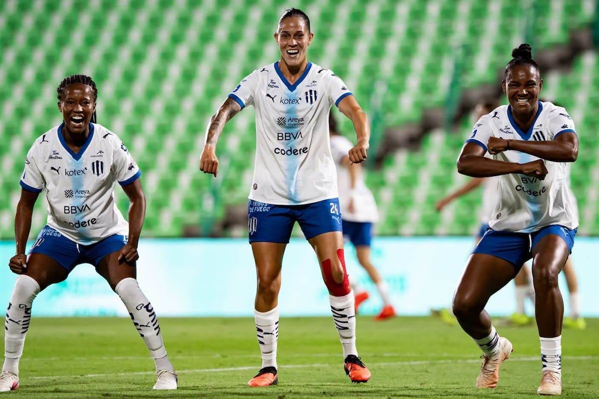 La colombiana Marcela Restrepo convirtió un golazo olímpico en la Liga mexicana. Foto: Monterrey.