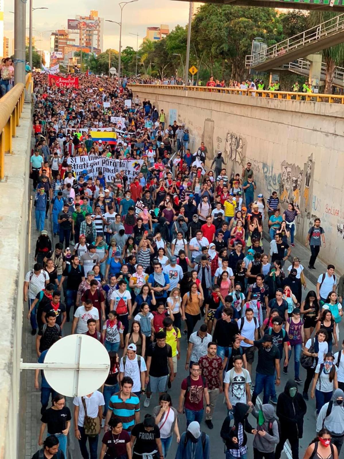 Autoridades realizan requisas en inmediaciones de la UIS /Marco Valencia