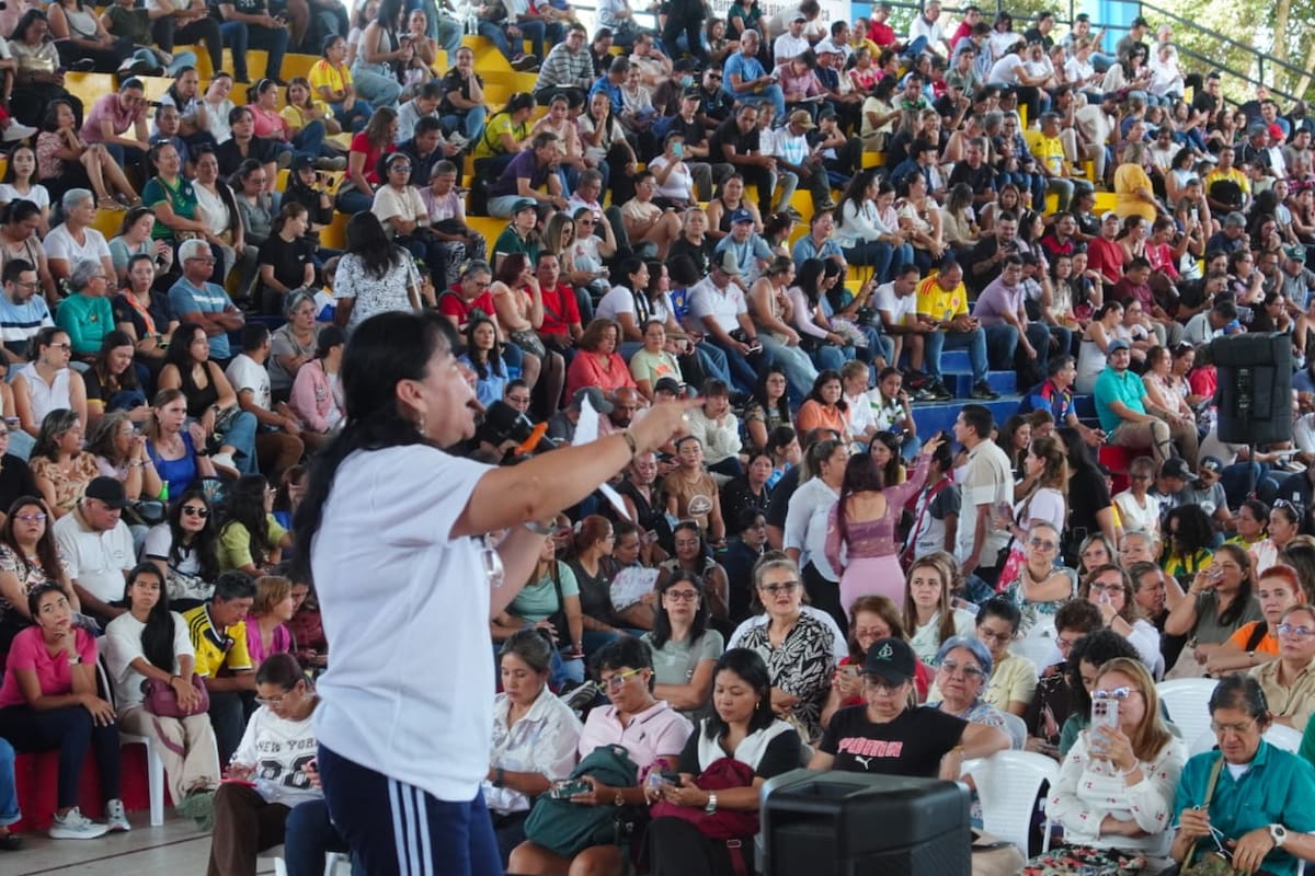En la sede del Colegio Nuestra Señora del Pilar, en Bucaramanga, este martes se desarrolló una asamblea con la participación de cientos de afiliados del Sindicato de Educadores de Santander, SES. (Foto: Marco Valencia / VANGUARDIA)
