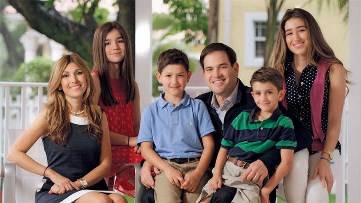Marco Rubio junto a su esposa Jeanette Dousdebes y sus hijos Amanda, Daniella, Anthony y Dominick. Foto: Flamingo