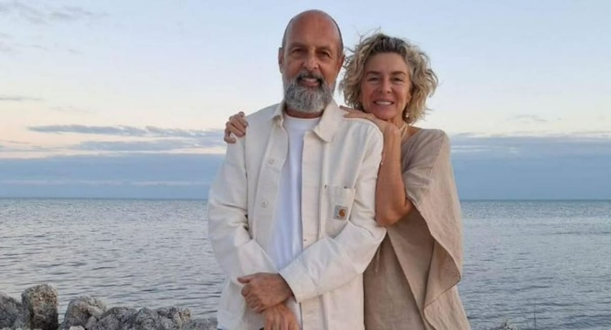 De forma discreta, Margarita Rosa de Francisco se casó frente al mar.