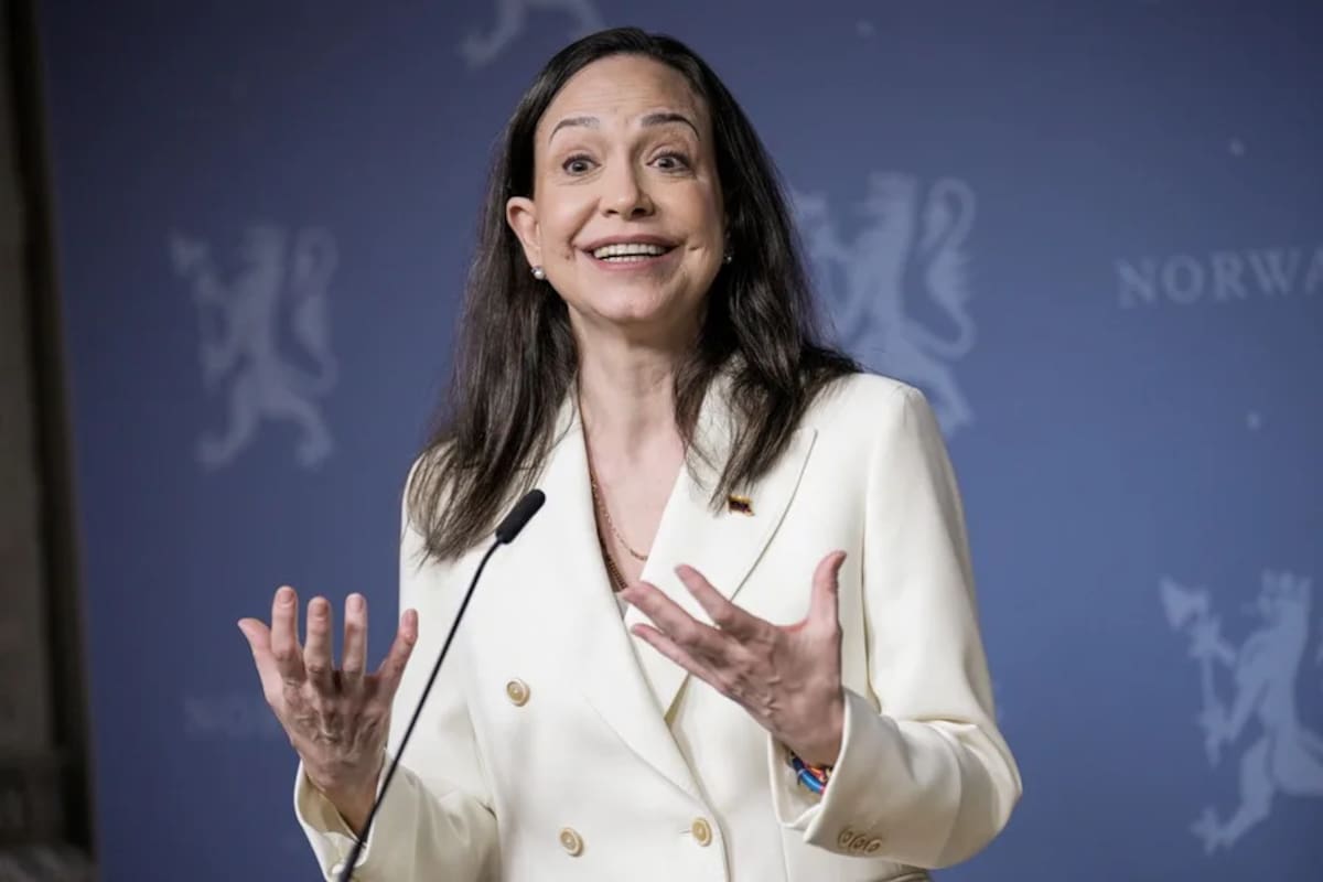 María Corina Machado dice que la paz en Colombia depende de la democracia en Venezuela.