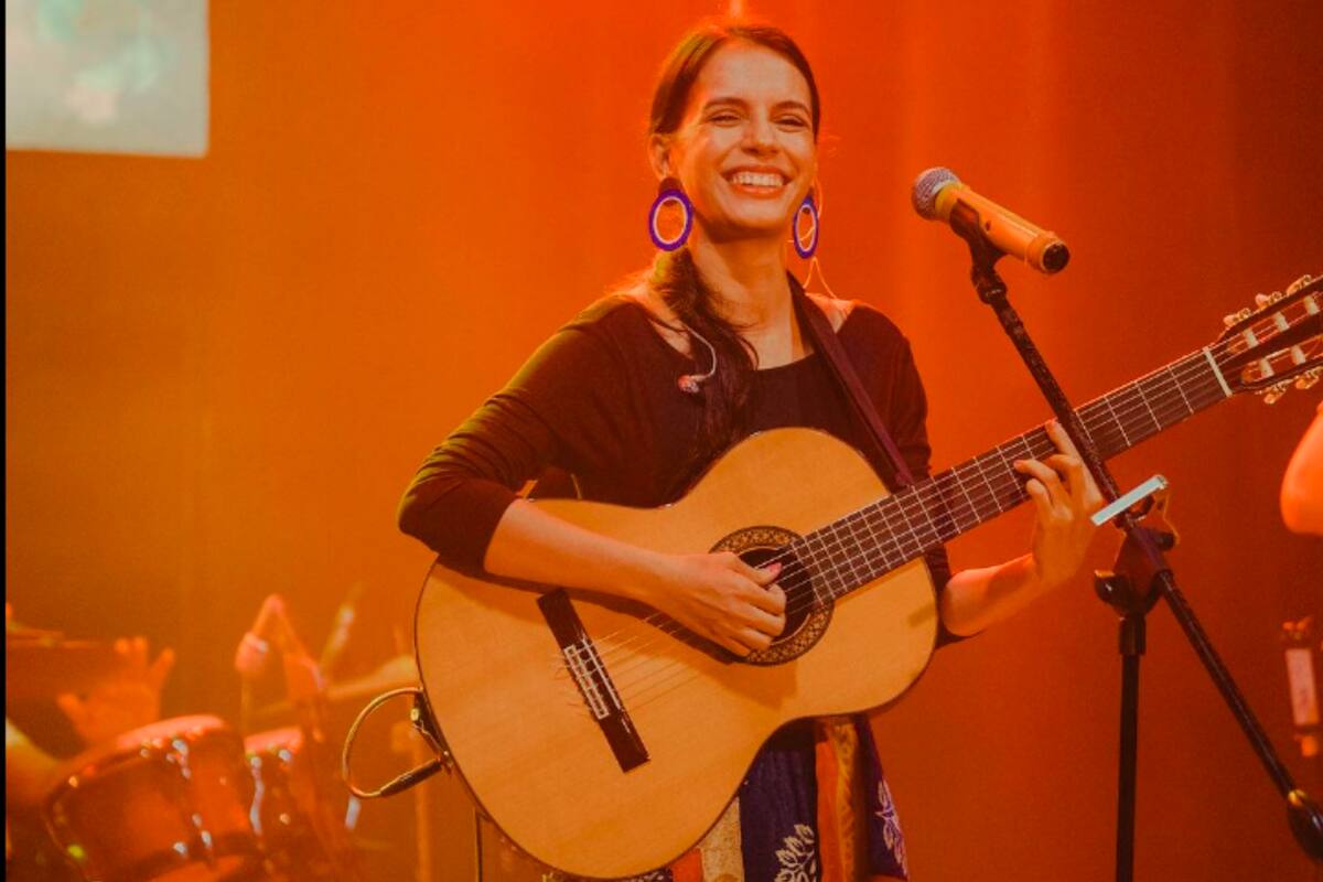 Tras varios años desde su última visita, María Cristina Plata regresa a Europa con una gira acústica preparada para deleitar a su audiencia con la magia de su música. Fotos tomadas de redes sociales/VANGUARDIA