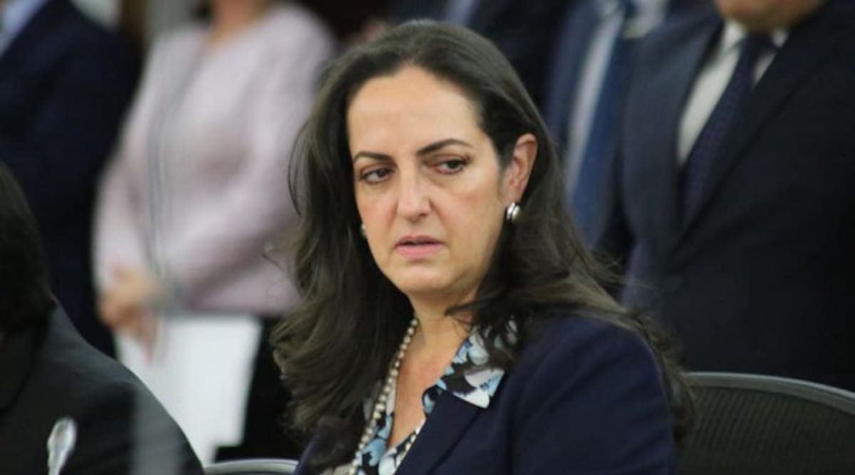 María Fernanda Cabal es confrontada por ciudadano por el archivo de la Reforma Laboral.
