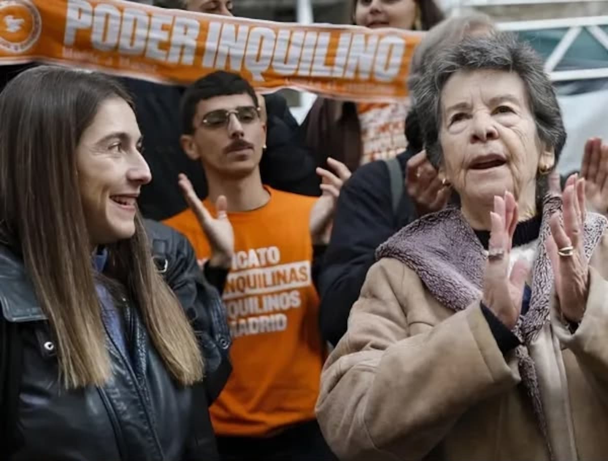 Maricarmen, de 87 años, fue desalojada de la casa donde vivió siete décadas Foto: EFE