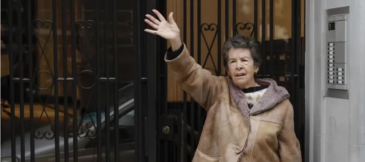Maricarmen, de 87 años, fue desalojada de la casa donde vivió siete décadas Foto: EFE