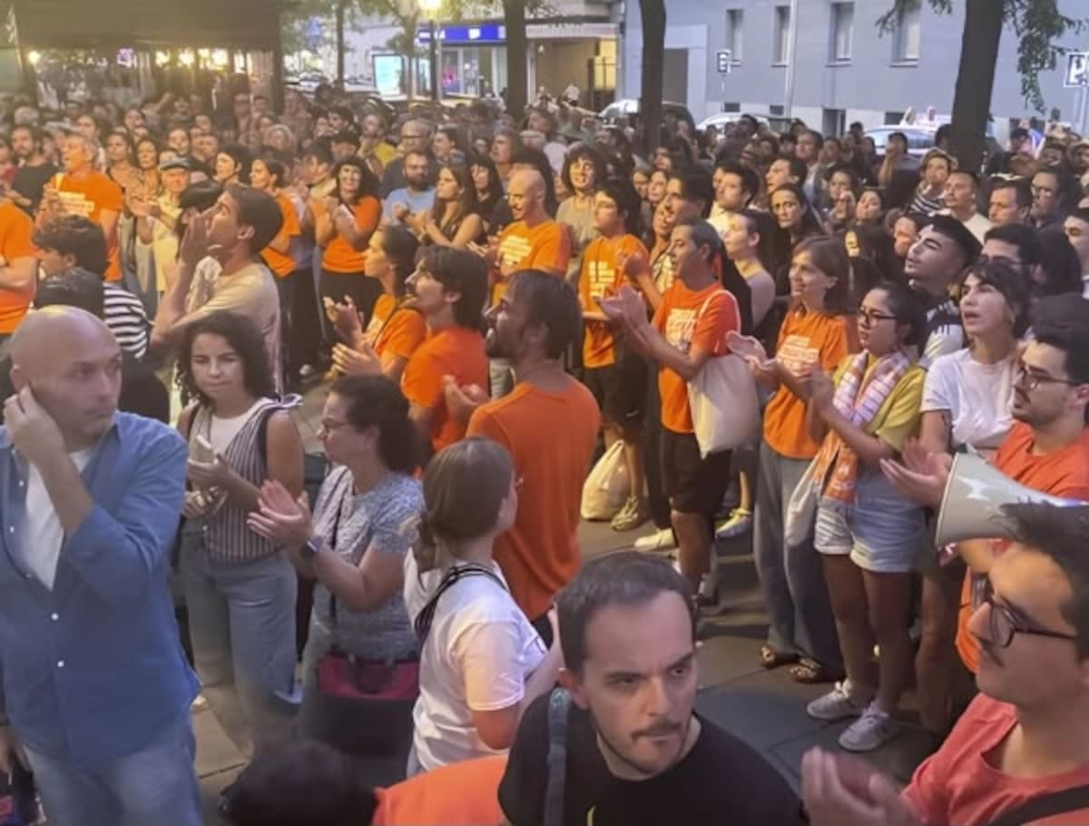 Maricarmen, de 87 años, fue desalojada de la casa donde vivió siete décadas en Madrid Foto: EFE