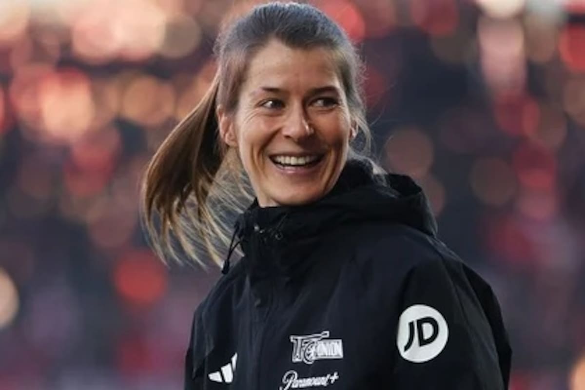 Marie-Louise Eta fue designada como entrenadora interina del Union Berlin, convirtiéndose en la primera mujer en la historia en dirigir un equipo masculino en la Bundesliga. /FOTO: Union Berlin