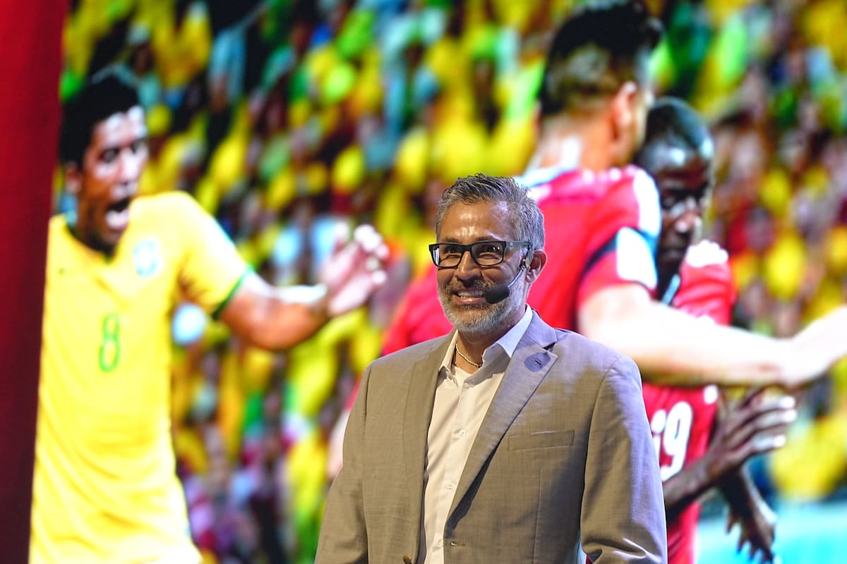 Mario Yepes respaldó la continuidad de Néstor Lorenzo y considera que su permanencia puede facilitar el proceso de renovación de la Selección Colombia. /FOTO: Cámara de Comercio Bucaramanga