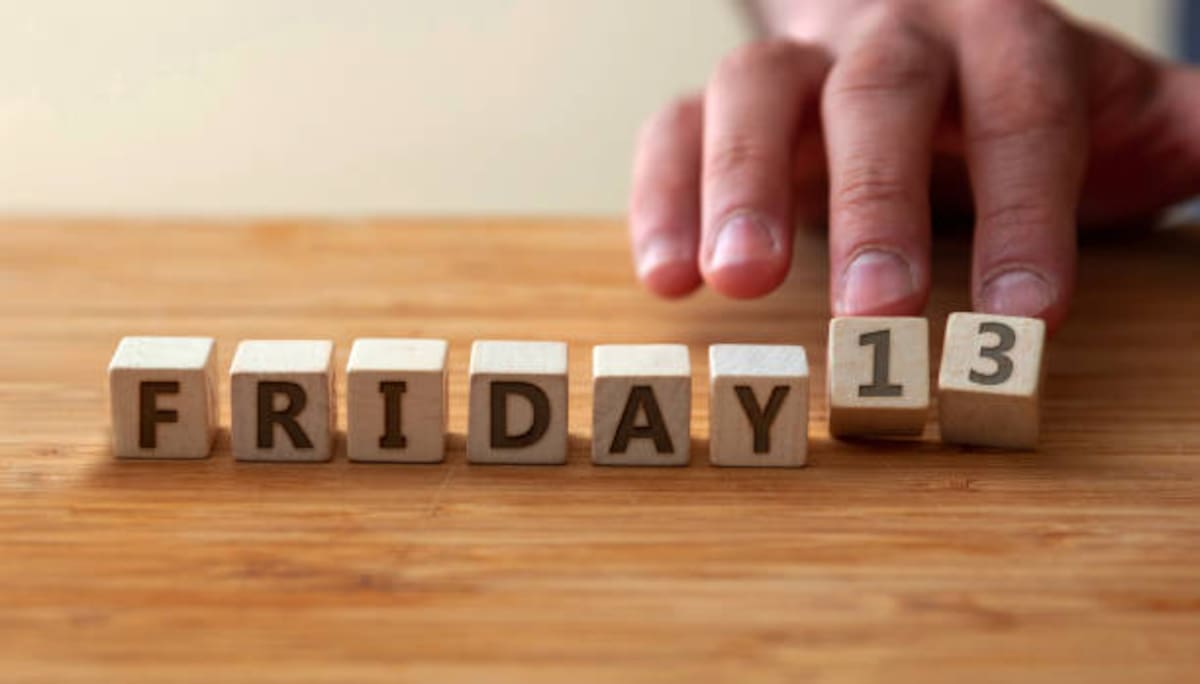 El martes 13 es considerado un día de mala suerte en varias culturas, una creencia que se mantiene vigente a través de generaciones.
