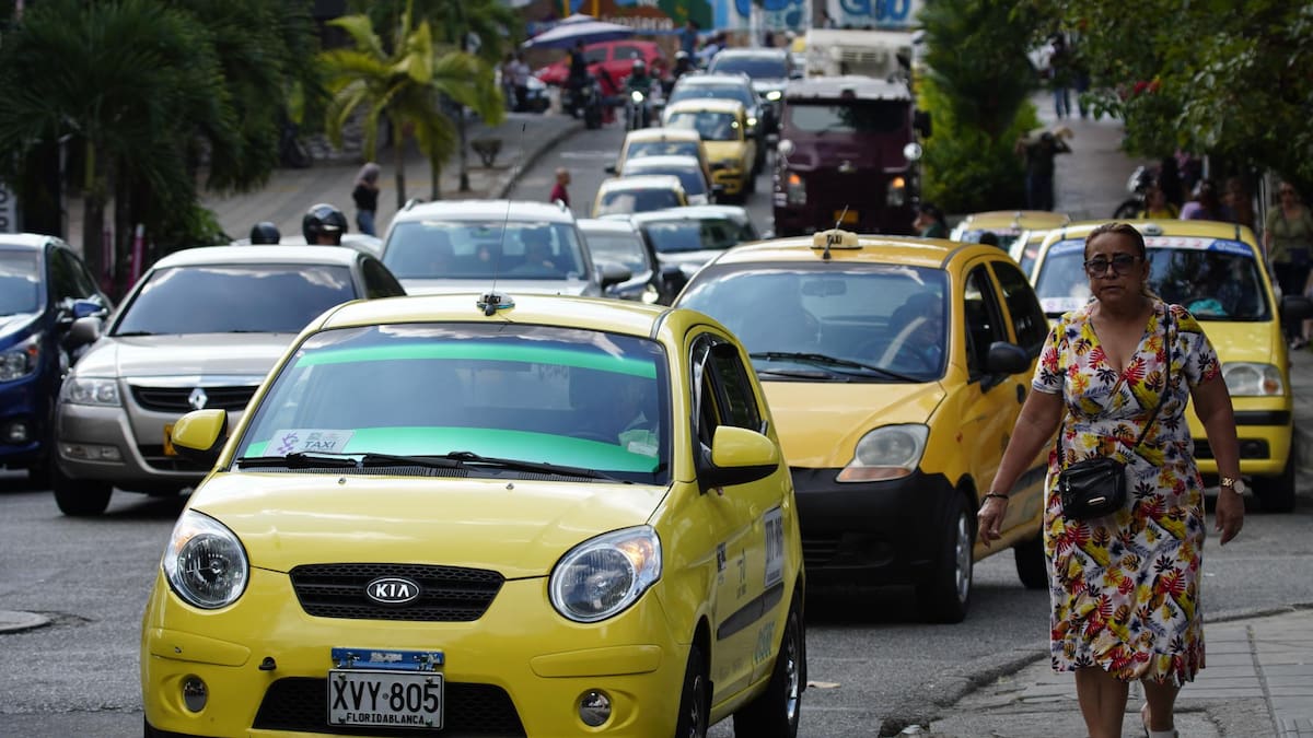 Pilas, que no le cobren más: Así quedó la carrera mínima y los otros recargos del servicio de taxi en el área metropolitana de Bucaramanga