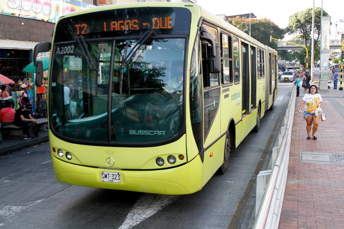 Metrolínea S.A. ha gestionado recursos por $32.472 millones entre marzo de 2020 y lo corrido del 2021, para garantizar el pago de catorcenas a los operadores de transporte y recaudo y control, lo que ha permitido mantener la operación durante la pandemia del COVID-19. (Foto: Marco Valencia / VANGUARDIA)