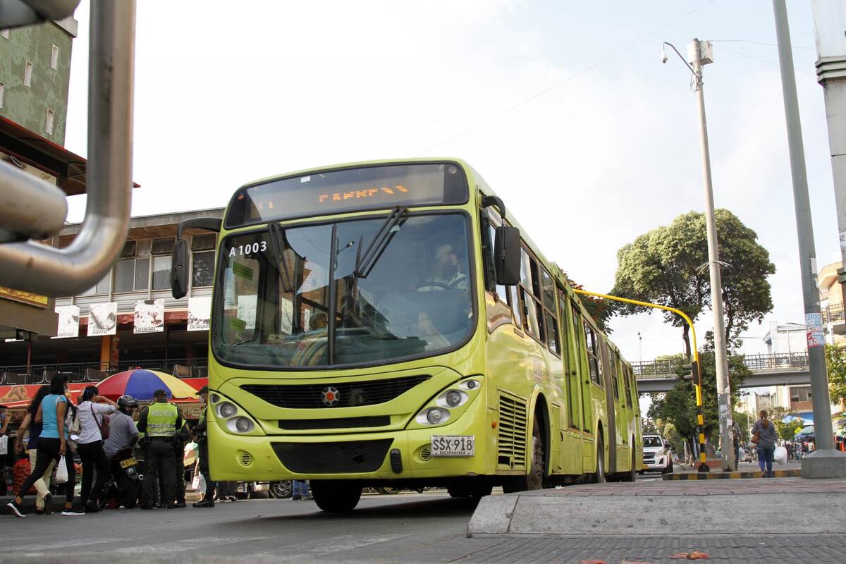 El 40 % de la operación de Metrolínea se ha visto comprometida en los últimos tres meses. Floridablanca y Piedecuesta, han sido los municipios más afectados. Foto: Marco Valencia / VANGUARDIA