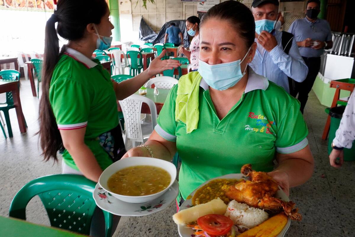 Marco Valencia / VANGUARDIA Ya hay restaurantes en Bucaramanga que han subido el precio en $2.000 en cada plato.