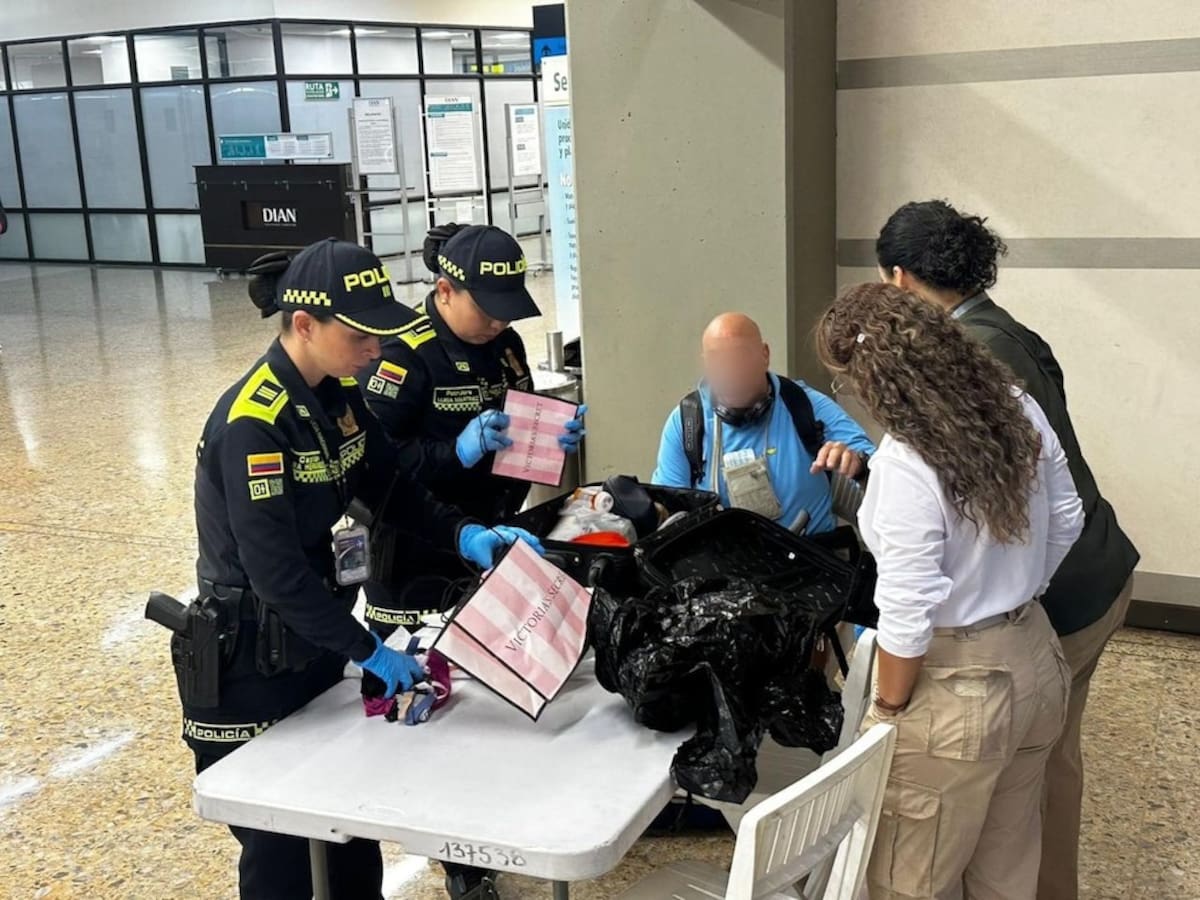 Más de cien inadmisiones en aeropuerto de Medellín por alertas de delitos sexuales - crédito Migración Colombia
