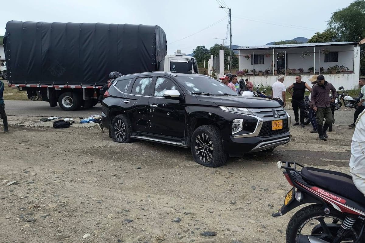 Masacre en Ábrego deja seis muertos tras ataque a camioneta de protección oficial. | Foto: Tomada de Facebook @Junior Villamizar Periodista