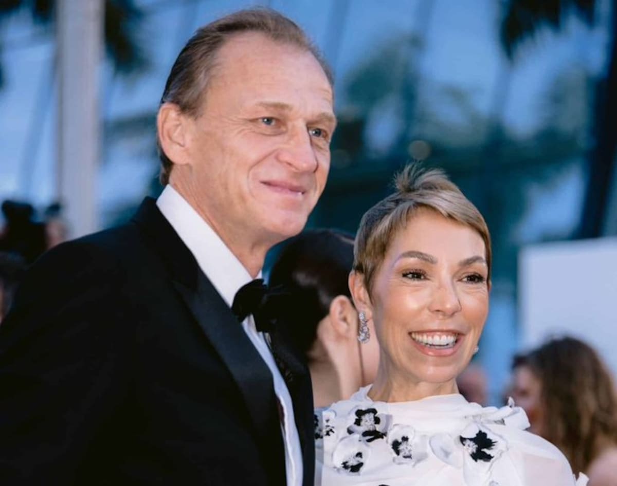 Murieron Nicolas Altmayer, conocido productor de cine, y Mathilde Favier, directora de relaciones públicas de Dior. Su auto chocó de frente contra un camión.