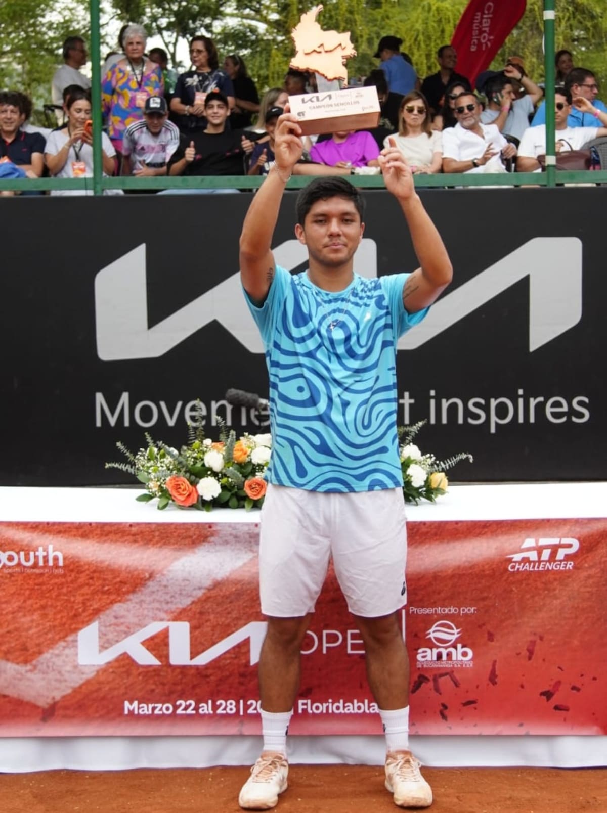 El chileno Matías Soto se consagró campeón del KIA Open de Bucaramanga 2026 tras imponerse con autoridad 6-3 y 6-3 al argentino Guido Justo, en un torneo internacional que reunió jugadores de 25 países, entregó 75 puntos ATP y una bolsa de 115 mil dólares. /FOTO: Marco Valencia