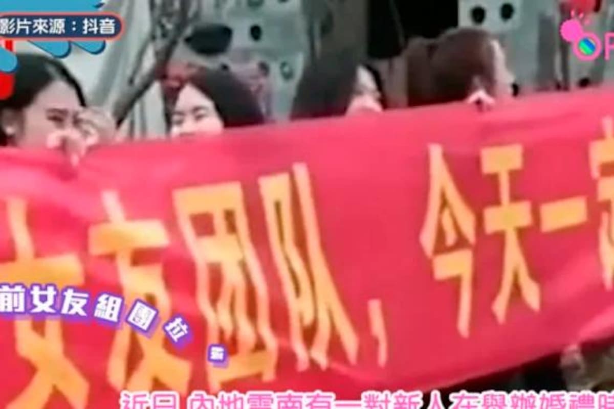 Captura del video/Vanguardia<br />Un grupo, de cerca de 10 mujeres, llegó hasta el lugar donde estaban celebrando el matrimonio en una ciudad china, para protestar contra el novio.