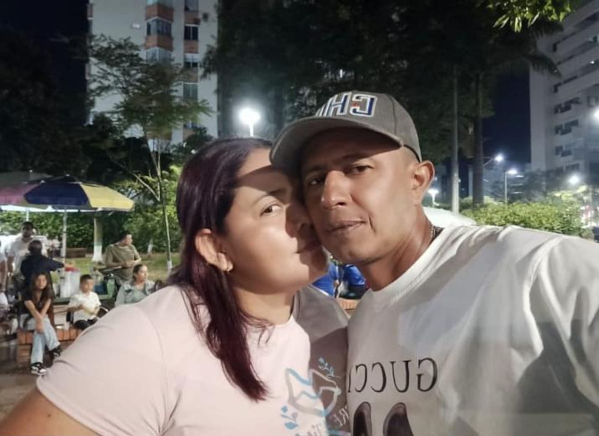 La pareja sostiene un negocio familiar de lechona los sábados en la calle 48 y planea buscar la bendición religiosa después de la ceremonia civil del 15 de mayo.