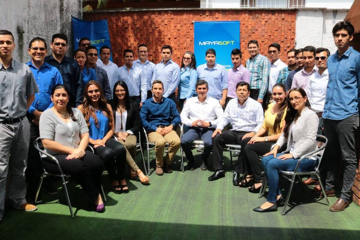 Un equipo de expertos desarrolla soluciones de alta calidad garantizando el cumplimiento de requerimientos, fiabilidad y performance. (Foto: Fabián Hernández / VANGUARDIA LIBERAL)