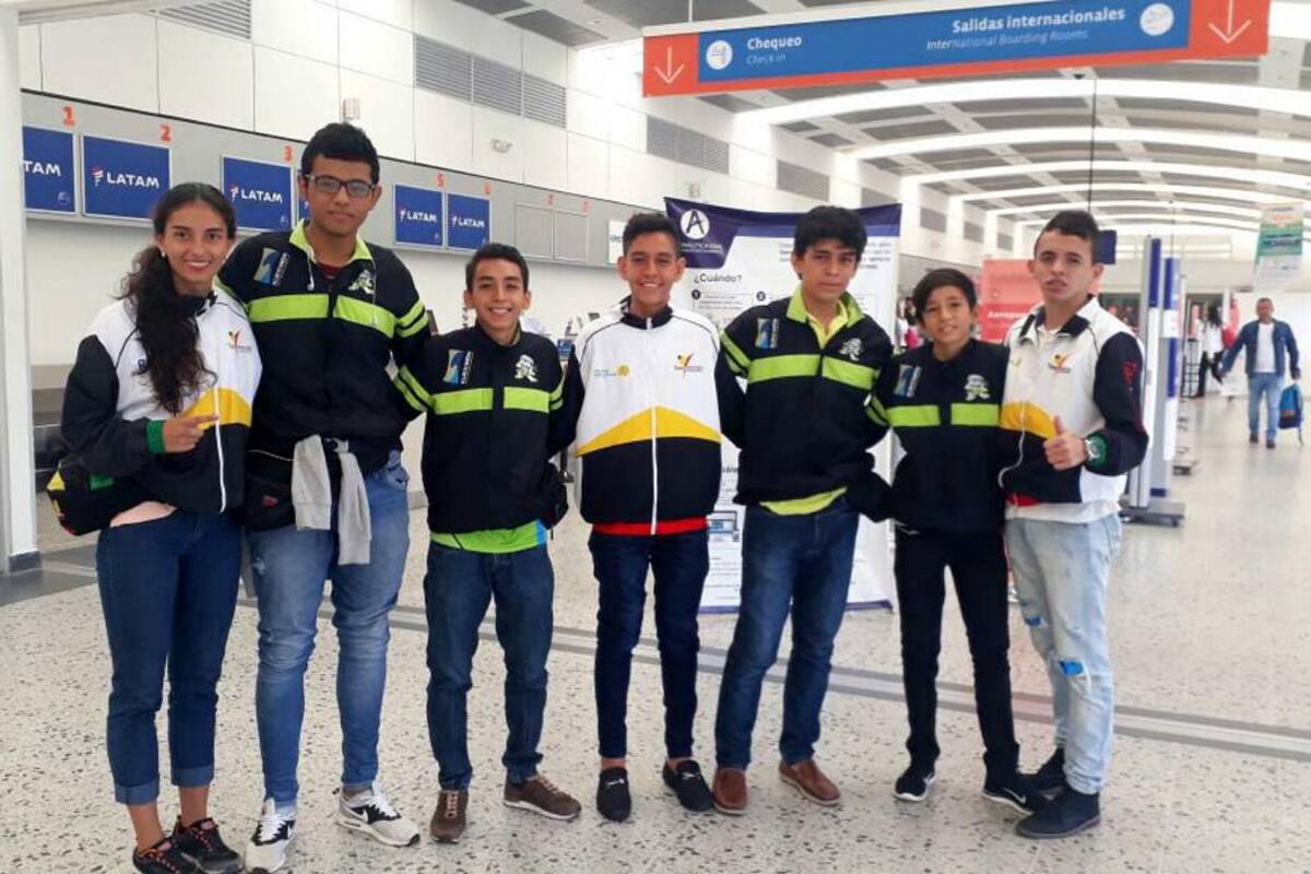 Esta es parte de la delegación santandereana de taekwondo que brilló en Bogotá. (Foto: Suministrada / VANGUARDIA LIBERAL)