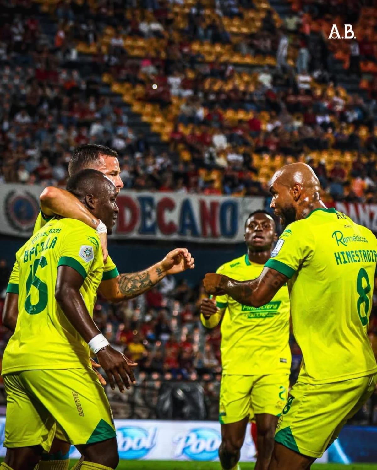 Atlético Bucaramanga e Independiente Medellín se enfrentaron en la fecha 9 de la Liga BetPlay I de 2026, en el estadio Atanasio Girardot. Foto: Cortesía Atlético Bucaramanga.