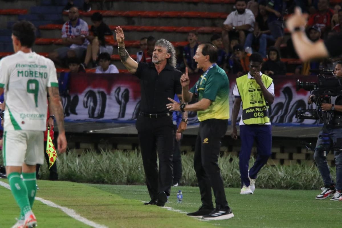 Independiente Medellín doblegó 3-0 a Bucaramanga en el estadio Atanasio Girardot. Foto: Jaime Moreno.