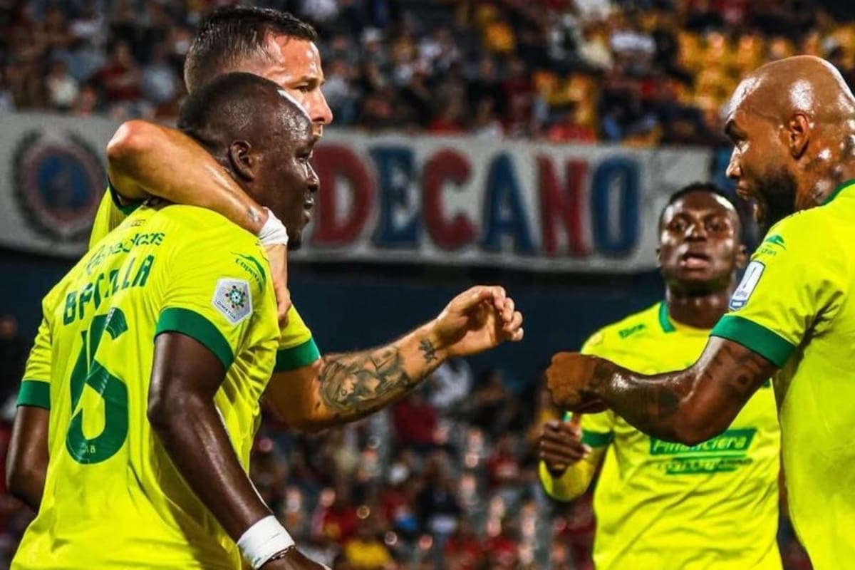 Atlético Bucaramanga e Independiente Medellín se enfrentaron en la fecha 9 de la Liga BetPlay I de 2026, en el estadio Atanasio Girardot. Foto: Cortesía Atlético Bucaramanga.