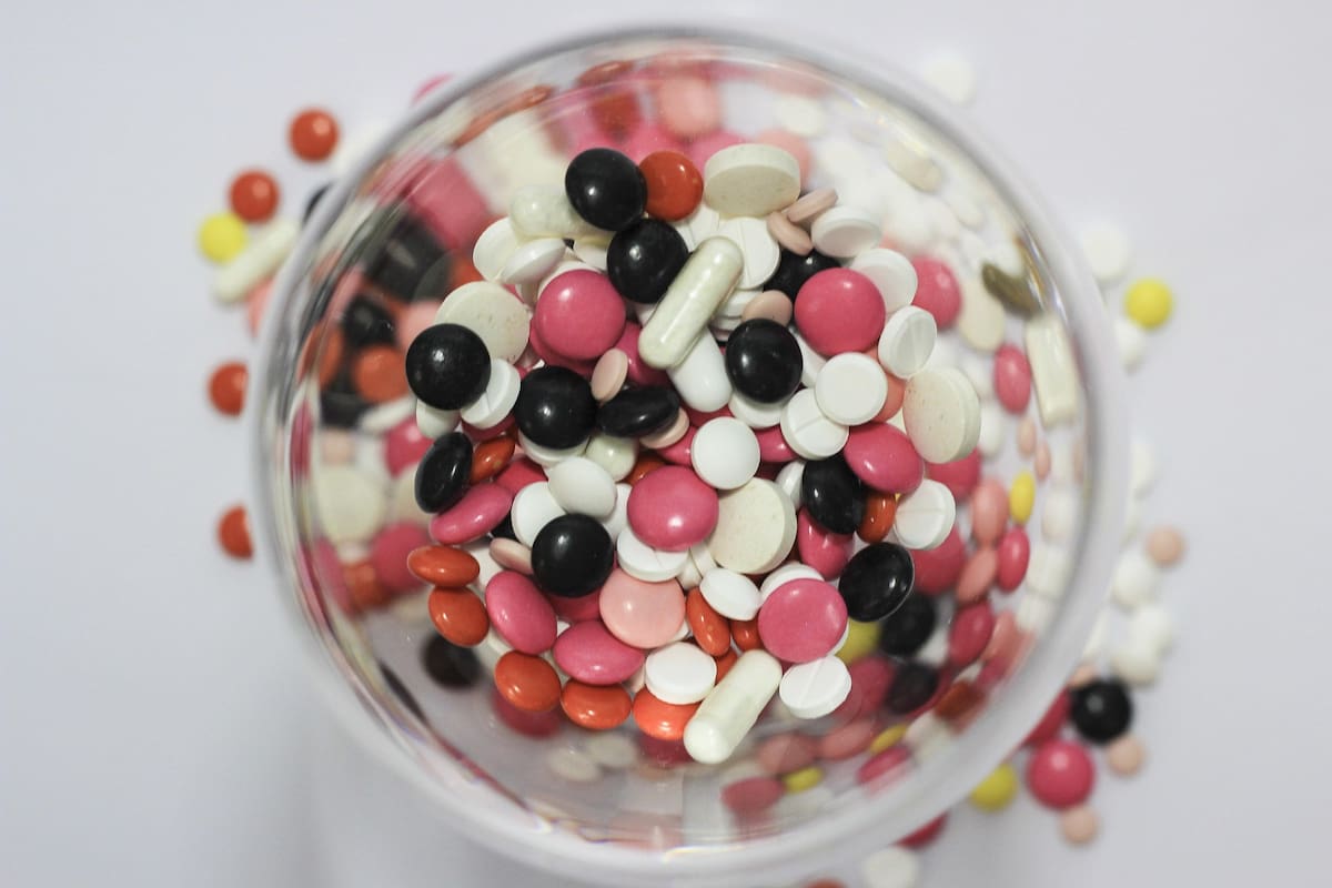 Separar, guardar y llevar los medicamentos vencidos al Punto Azul más cercano es un gesto sencillo que ayuda a proteger la salud y el planeta.