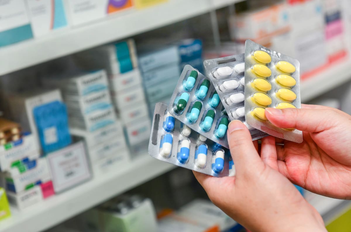Cada vez más aumentan las alertas sanitarias por productos falsificados y fraudulentos en Colombia, incluyendo medicamentos. // Foto: 123rf.