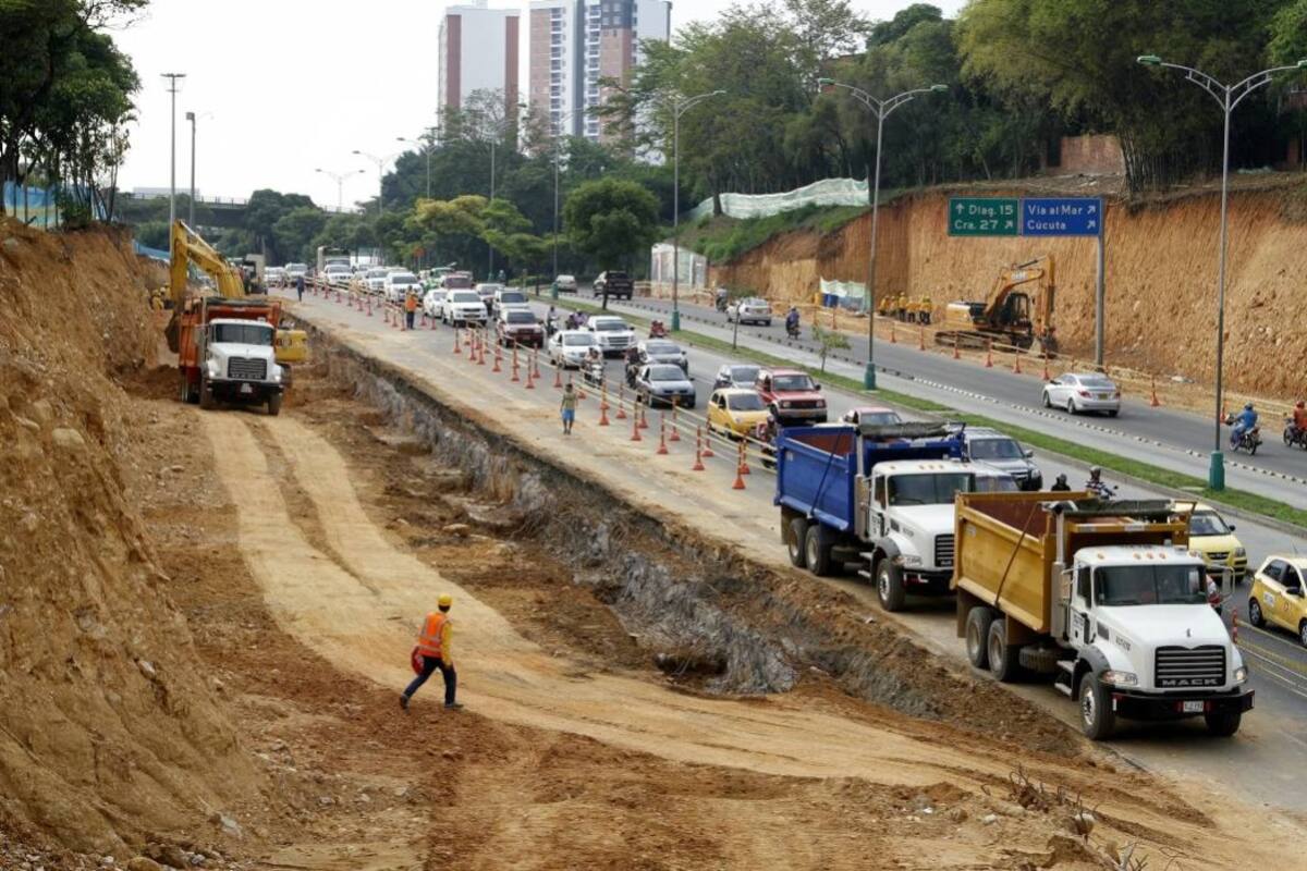 En la obra del tercer carril se espera un ajuste a los diseños iniciales, con el fin de evitar la demolición del puente vehicular de Conucos. (Foto: Archivo /VANGUARDIA LIBERAL )