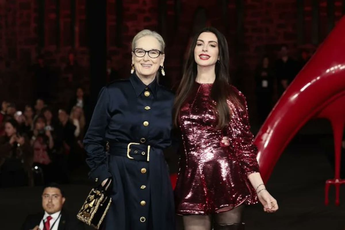 Las actrices estadounidenses Meryl Streep y Anne Hathaway deslumbran en una pasarela en Ciudad de México para presentar el estreno de 'The Devil Wears Prada 2' ('El diablo viste a la Moda 2’).