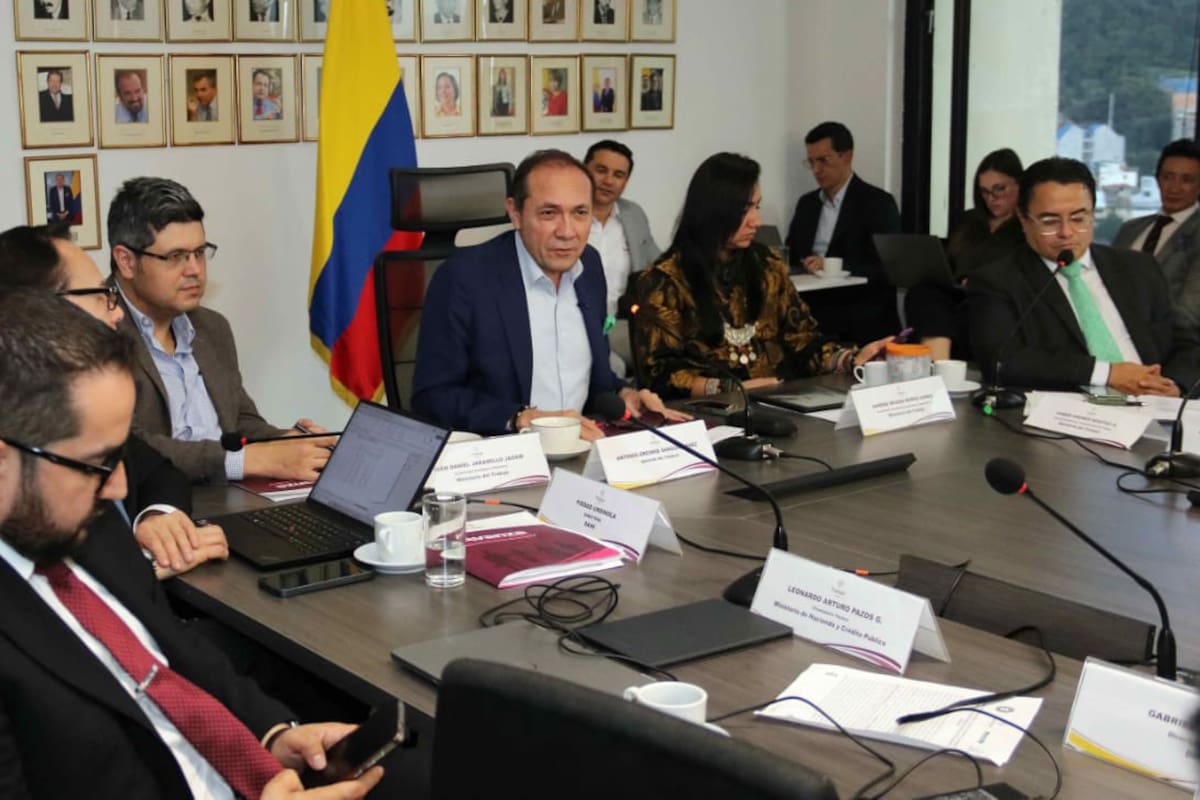 La mesa no llegó a ninguna concertación y la distancia entre ambas propuestas es muy alta.