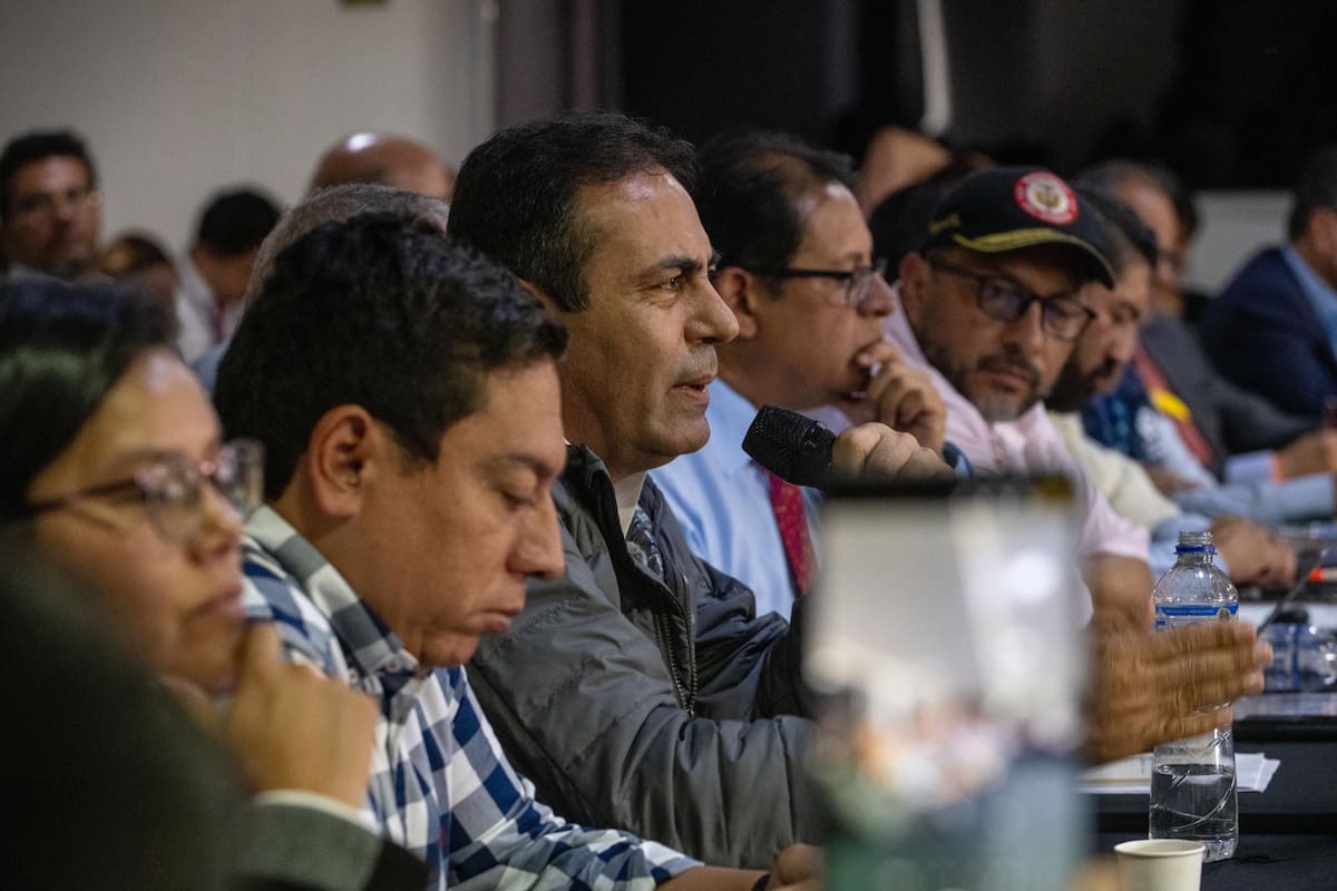 El gobernador de Santander, Juvenal Díaz Mateus, anunció los acuerdos alcanzados.
Foto: cortesía.