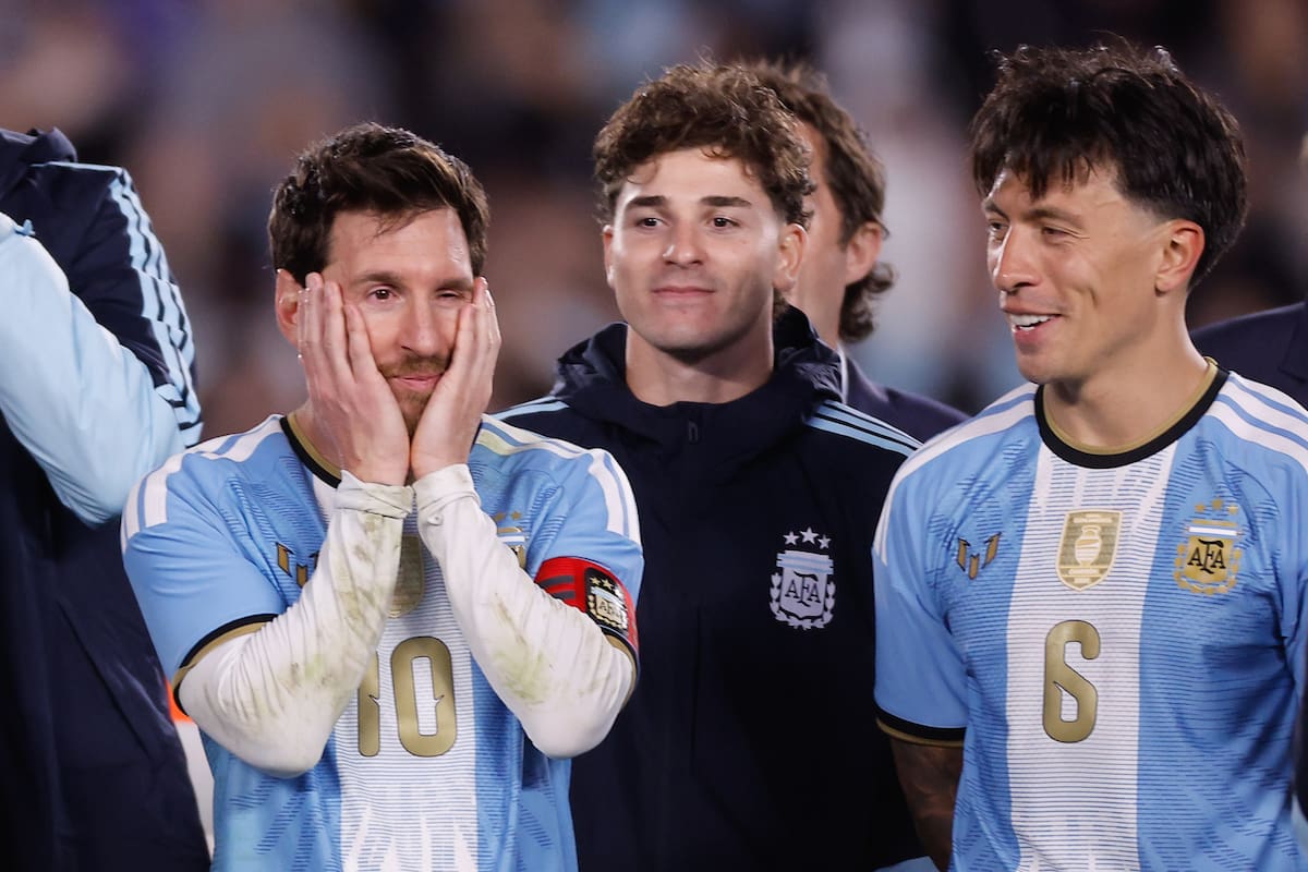AME3609. BUENOS AIRES (ARGENTINA), 06/10/2026.- Lionel Messi de Argentina reacciona este martes, al final de un partido Amistoso Internacional ante Benín en el estadio Monumental, en Buenos Aires (Argentina). EFE/ Juan Ignacio Roncoroni