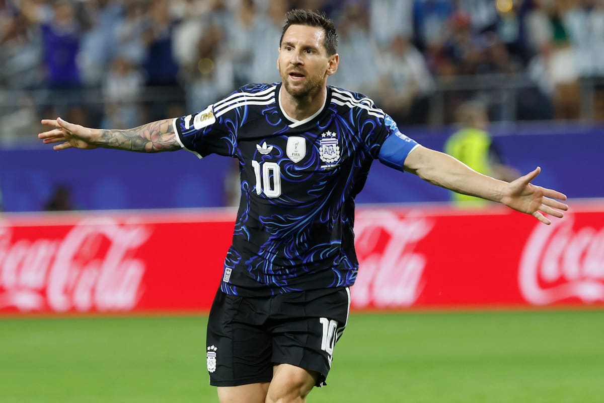 Lionel Messi de Argentina celebra su gol este sábado, durante un partido del grupo F del Mundial de la FIFA 2026 entre Jordania y Argentina en el estadio AT&T Stadium en Dallas (EE.UU.). EFE/ Mariscal