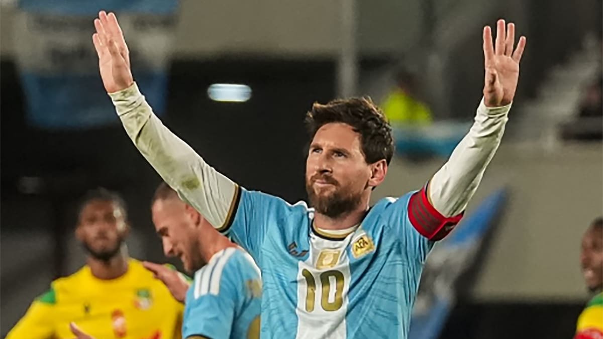 AME3817. BUENOS AIRES (ARGENTINA), 07/10/2026.- Fotografía tomada de la cuenta oficial de Instagram @leomessi que muestra al jugador Lionel Messi. Ayer fue mi último partido y ya extraño vestir la celeste y blanca. Sé que estoy tomando la decisión correcta, escribió Messi en su cuenta de Instagram, donde repasó un camino que, según dijo, estuvo lleno de alegrías y también de algunas tristezas, pero por el que consideró que valió la pena cada paso. EFE/ @leomessi /SOLO USO EDITORIAL/ NO VENTAS/ SOLO DISPONIBLE PARA ILUSTRAR LA NOTICIA QUE ACOMPAÑA (CRÉDITO OBLIGATORIO)