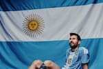 Camiseta de la despedida de Messi es furor: cuesta más que la del Mundial y escasea en tiendas