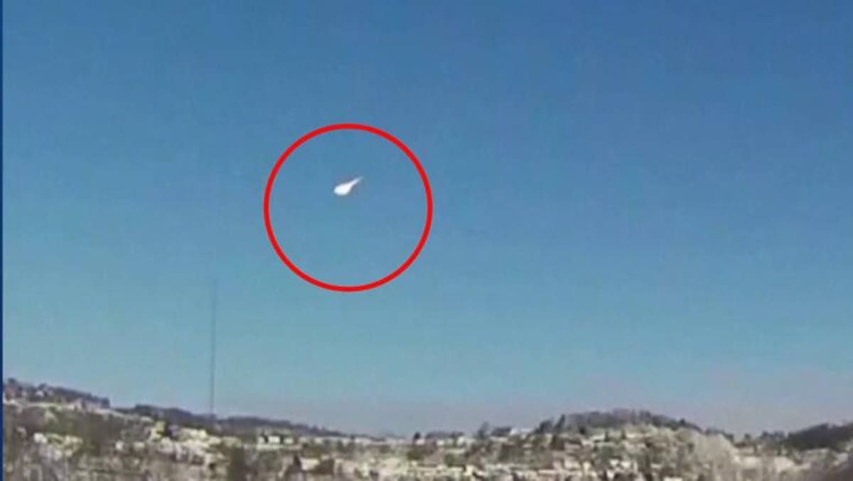 La NASA reporta la caída de un meteorito de 7 toneladas sobre el noreste de Estados Unidos y Canadá.